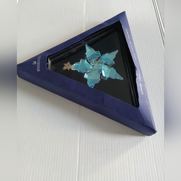 Swarovski Annual Edition 2021 30th Anniversary Ornament in Blue Aurora Borealis